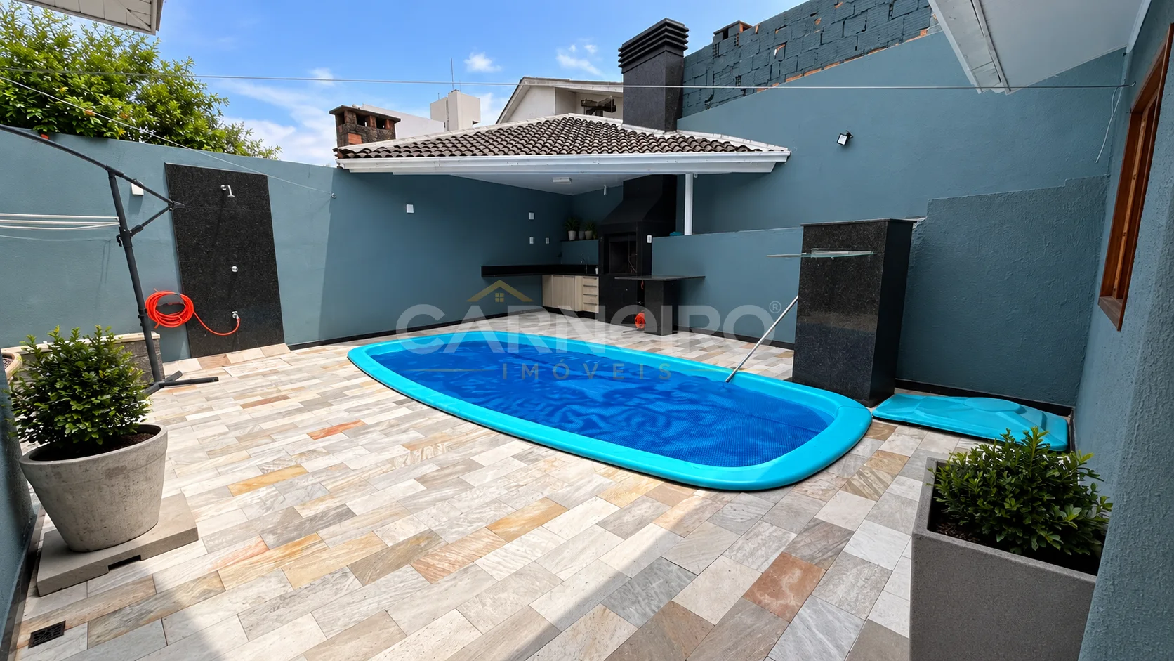 Piscina do imóvel CASA A VENDA I LA SALLE