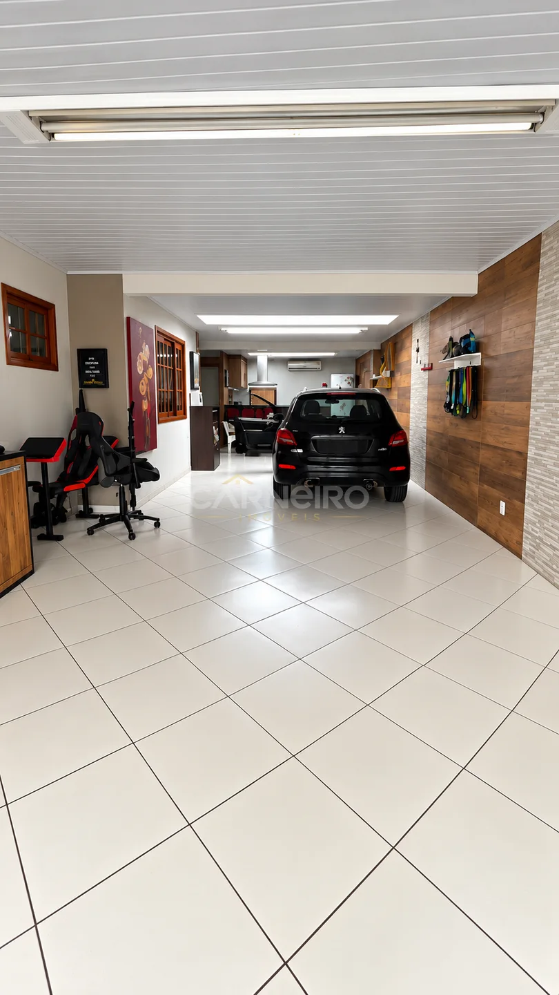 Garagem do imóvel CASA A VENDA I LA SALLE