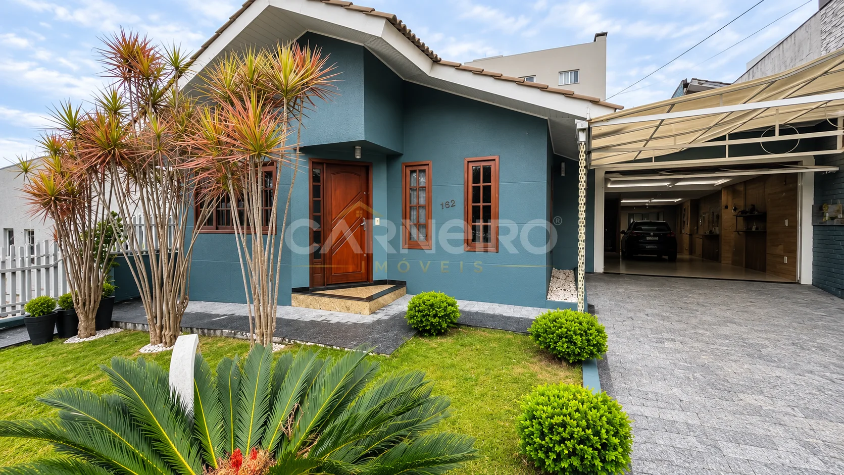 Fachada do imóvel CASA A VENDA I LA SALLE