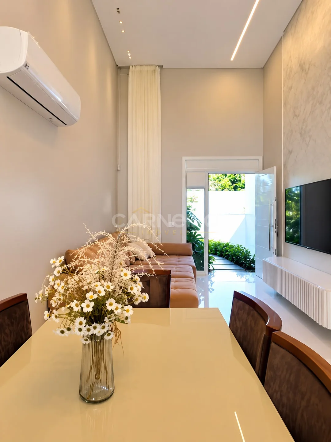 Sala de TV do imóvel Casa Térrea de Alto Padrão à Venda | Parque do Som